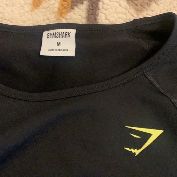 Gymshark long sleeve, mesh back, thumb holes - Picture 2 of 4